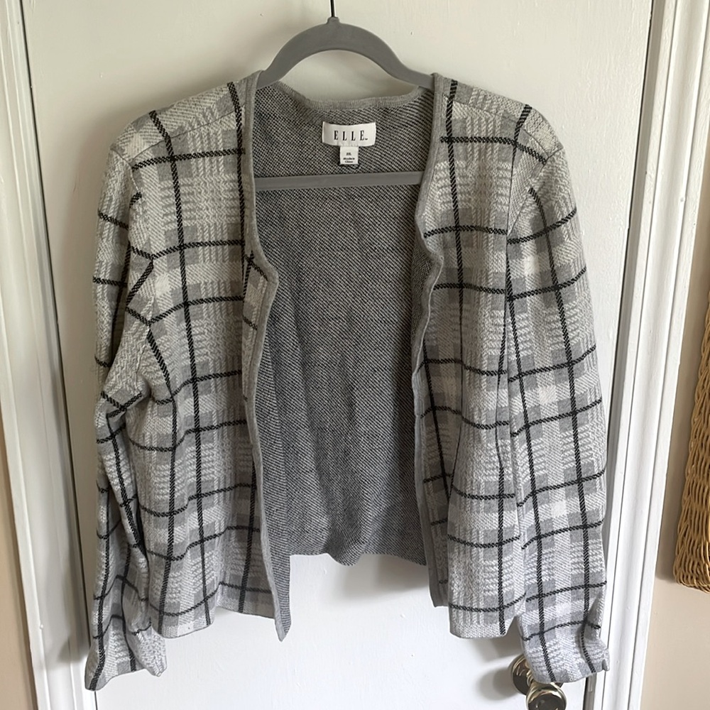Elle drape cardigan. Size XXL. Black white and grey